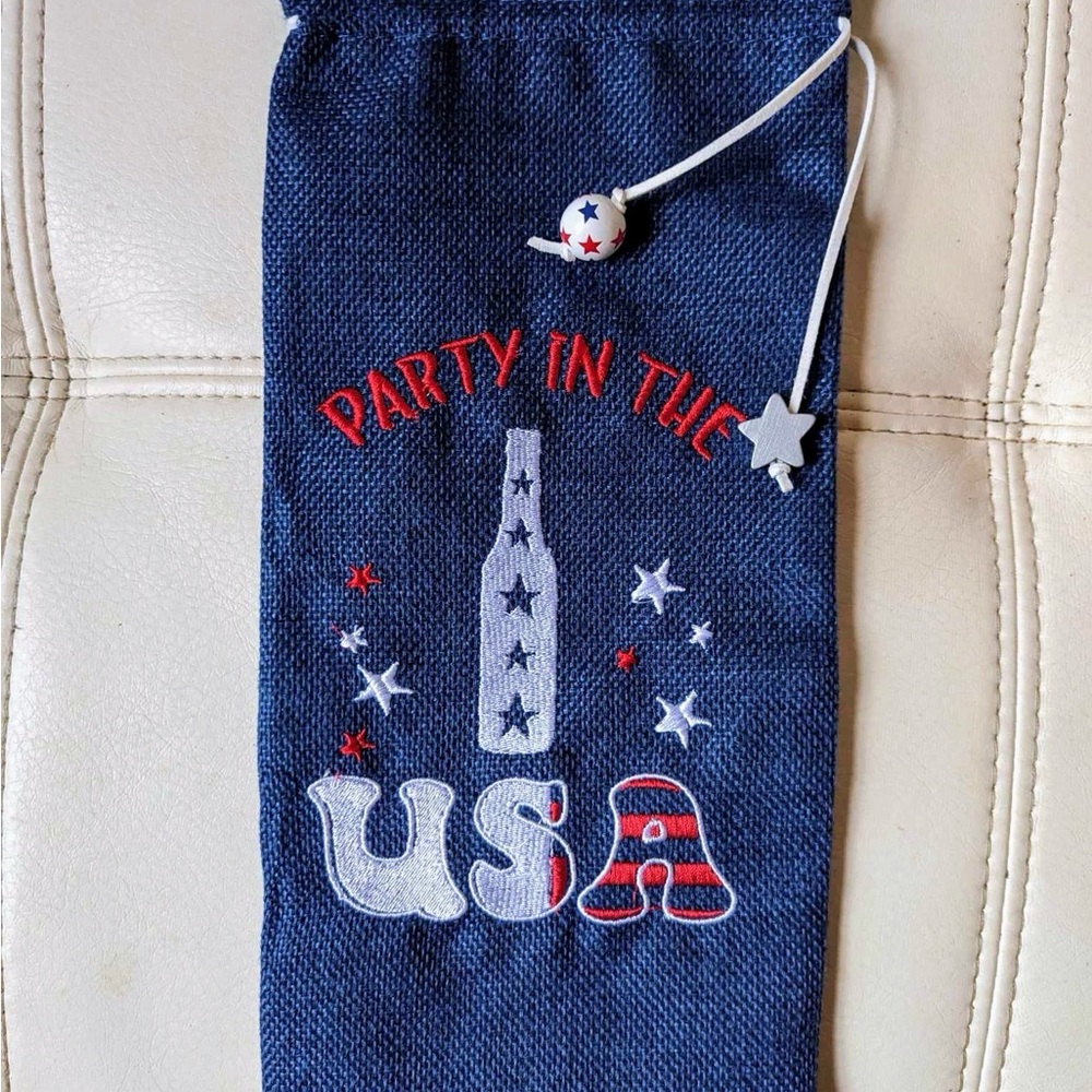 The "I'm Not Drunk, I'm Patriotic" Bottle Holder